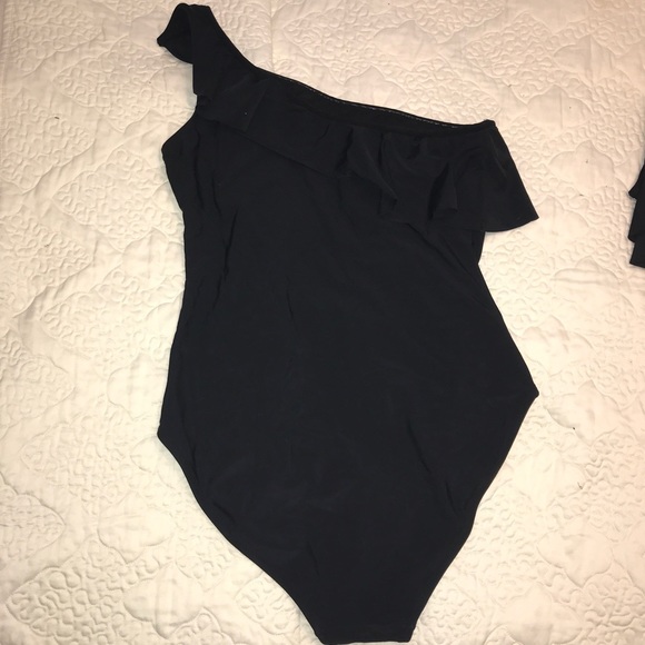 black one strap one piece - Picture 4 of 4